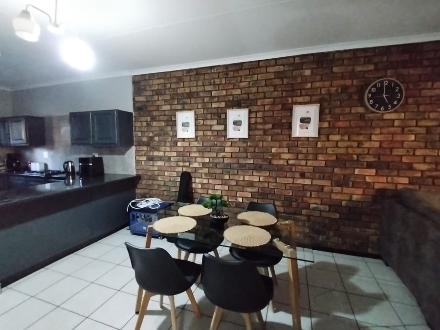 2 Bedroom Property for Sale in Safari Gardens North West